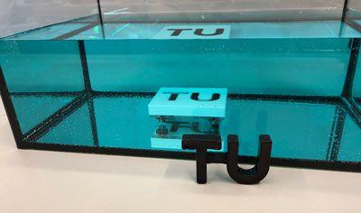 Kohlenstoff-Faser-Verbundwerkstoffe und Unterwasser-Kleber auf Knopfdruck härten